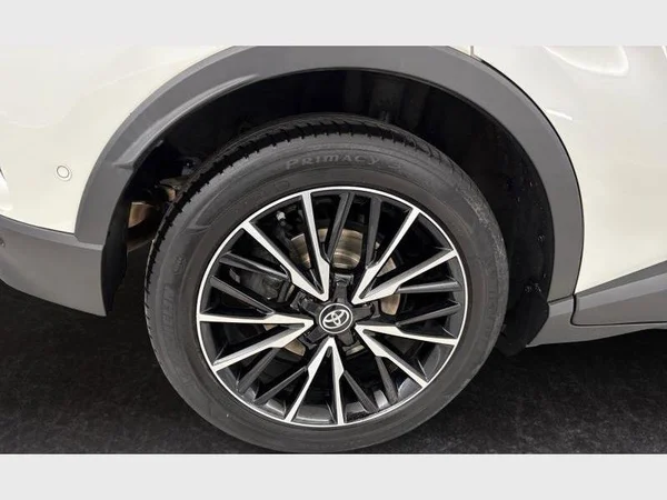 Toyota C-HR (2019) — foto 14 van 15