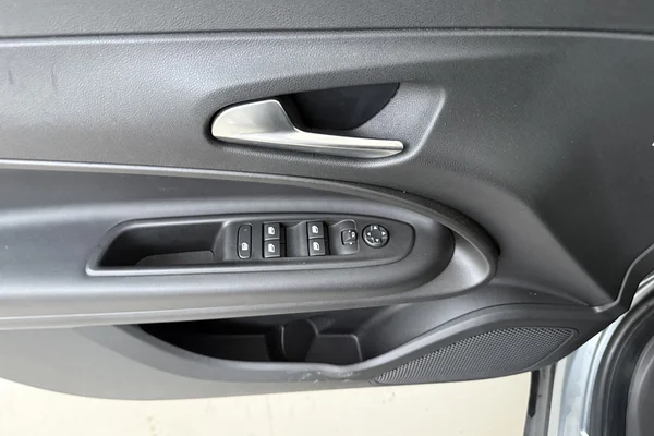 Jeep Avenger (2025) — foto 8 van 18