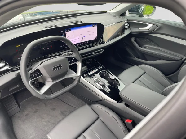 AUDI A5 Avant e-hybrid (PHEV) (2026) — foto 9 van 24