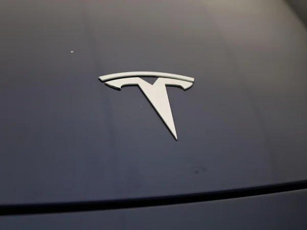 Tesla Model Y (2023) — foto 35 van 43