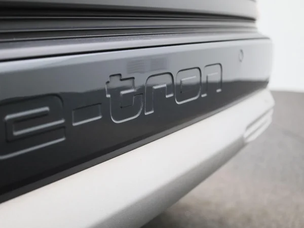 Audi Q4 e-tron (2022) — foto 37 van 45