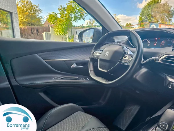 Peugeot 5008 (2022) — foto 2 van 27