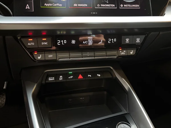 AUDI A3 Sportback (2024) — foto 7 van 20