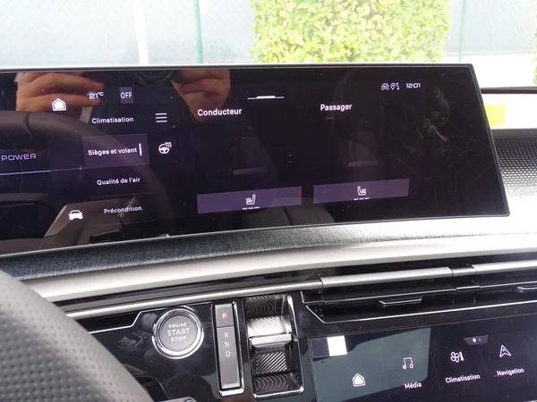 Peugeot e-3008 (2026) — foto 14 van 25