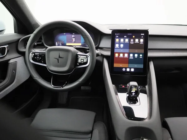 Polestar 2 (2022) — foto 38 van 40