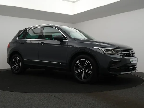Volkswagen Tiguan (2022) — foto 21 van 24