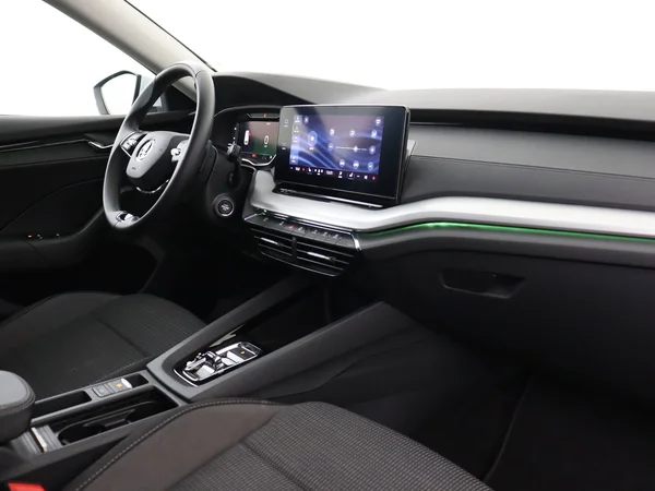 SKODA Octavia Combi (2024) — foto 12 van 18