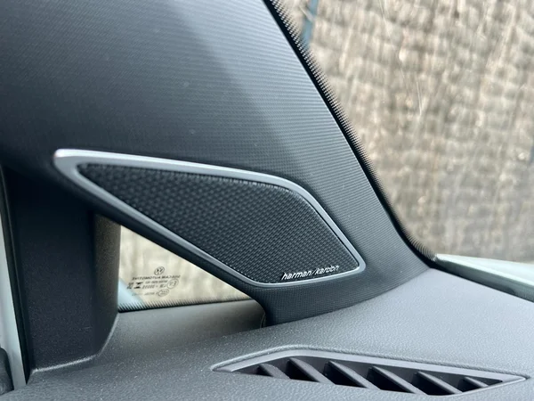 VOLKSWAGEN Golf VIII R (2023) — foto 15 van 24