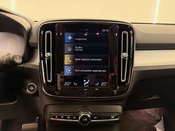 Volvo XC40 (2021) — foto 13 van 21