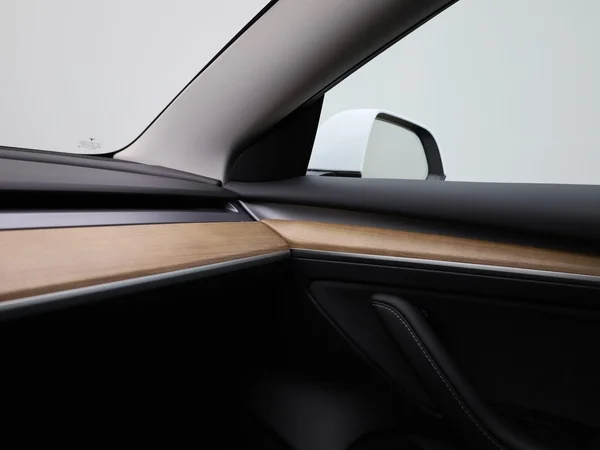 Tesla Model 3 (2022) — foto 17 van 40