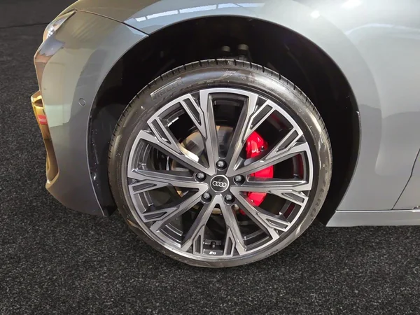 AUDI A6 Avant e-tron (2025) — foto 11 van 25