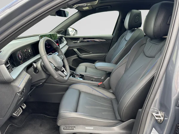 VOLKSWAGEN Tayron eHybrid (PHEV) (2025) — foto 15 van 20