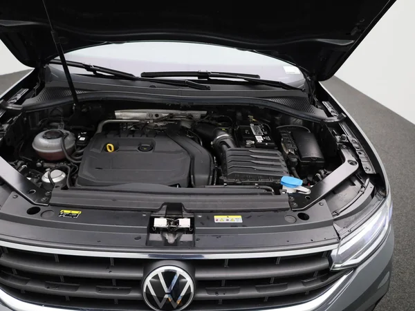 Volkswagen Tiguan (2021) — foto 37 van 43
