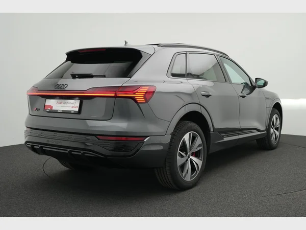 AUDI Q8 e-tron (2025) — foto 12 van 34