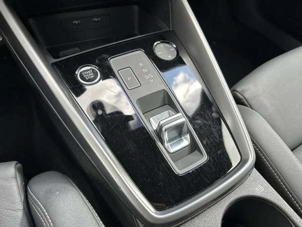 AUDI A3 Sportback (2024) — foto 14 van 34