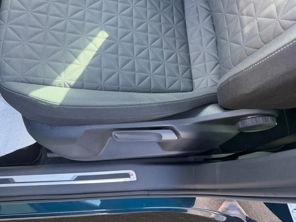 VOLKSWAGEN Tiguan (2022) — foto 9 van 22