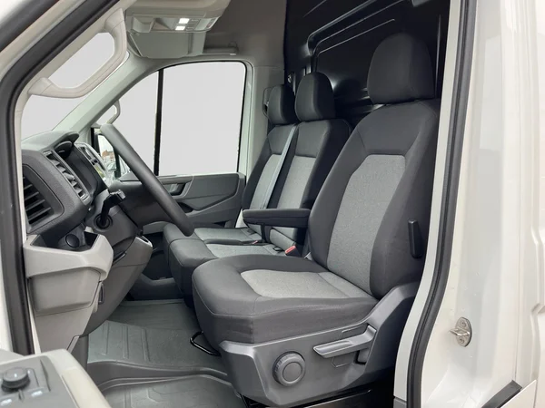VOLKSWAGEN Crafter 35 Fourgon Mwb Hr (2023) — foto 8 van 22