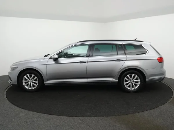 Volkswagen Passat (2020) — foto 20 van 23