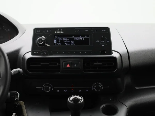 Peugeot Partner (2021) — foto 3 van 37