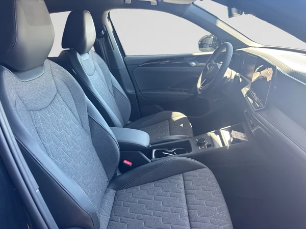 VOLKSWAGEN Tiguan (2026) — foto 3 van 6