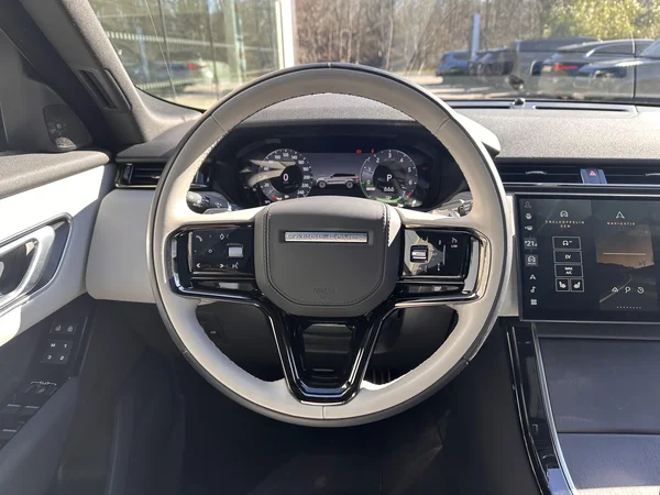 Land Rover Range Rover Velar (2025) — foto 5 van 31