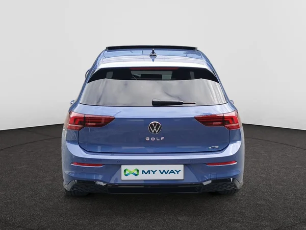 VOLKSWAGEN Golf VIII (2026) — foto 9 van 14