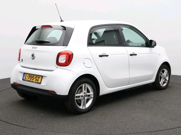 smart Forfour (2021) — foto 2 van 7
