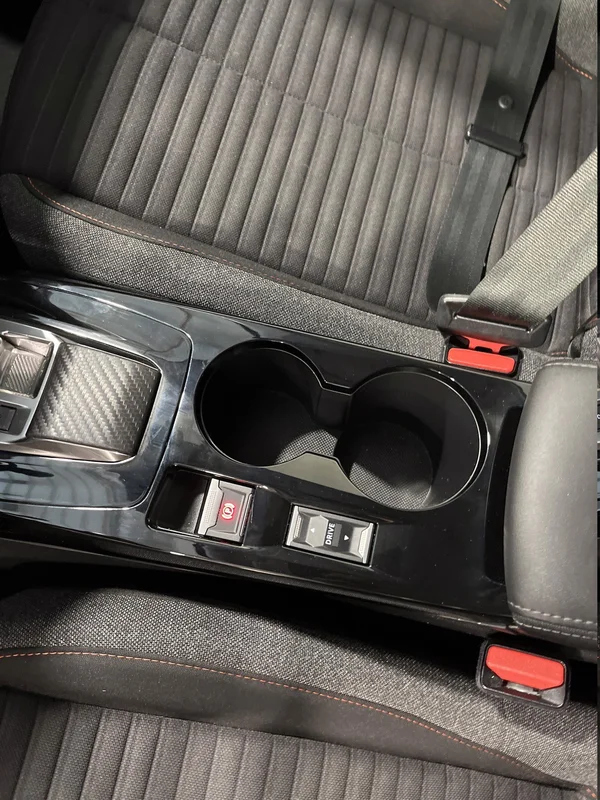 Peugeot E-2008 (2022) — foto 43 van 56