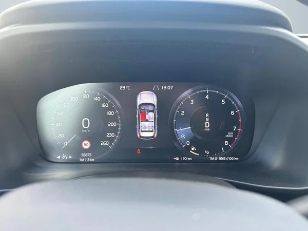 VOLVO XC40 (2024) — foto 6 van 31