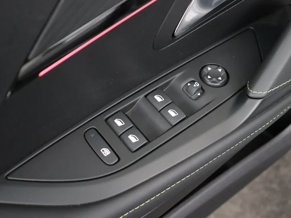 PEUGEOT 208 (2024) — foto 19 van 28