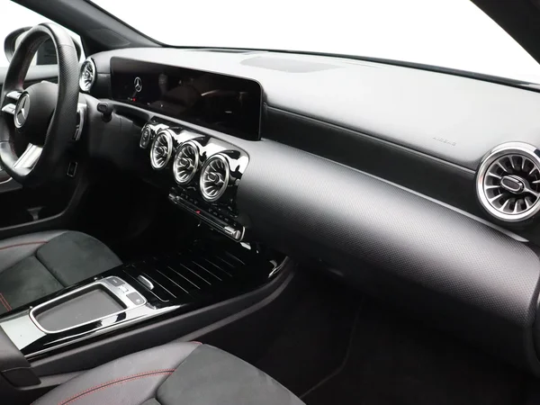 Mercedes-Benz A-Klasse (2023) — foto 17 van 27
