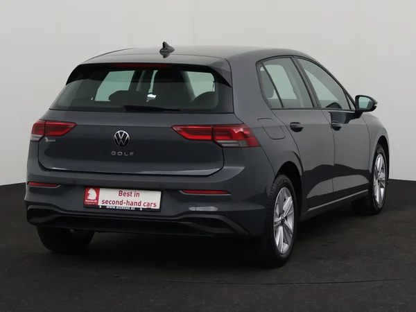 VOLKSWAGEN Golf (2024) — foto 20 van 26