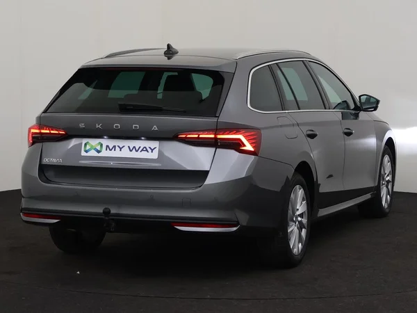 SKODA Octavia Combi (2025) — foto 13 van 21