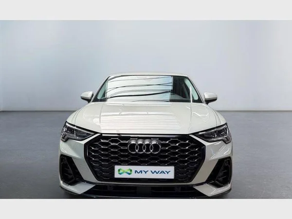 Audi Q3 Sportback (2020) — foto 23 van 24