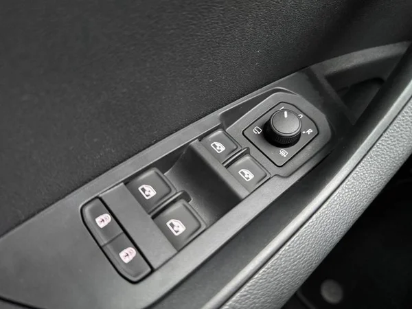 SKODA Karoq Dsl (2025) — foto 5 van 32