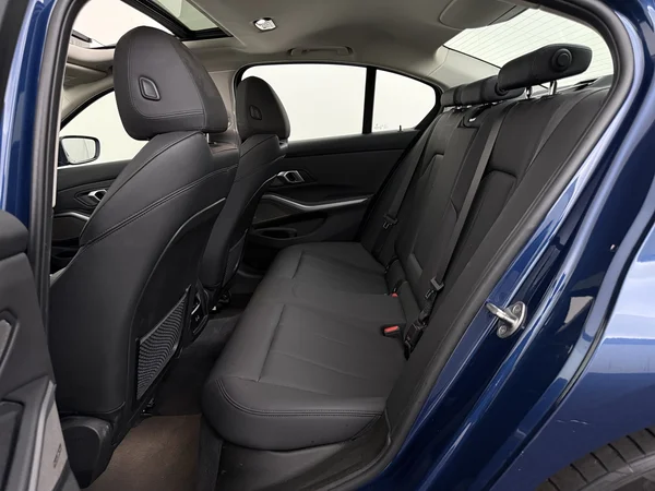 BMW 320 (2021) — foto 5 van 34