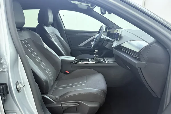 Opel Astra Sports Tourer (2025) — foto 12 van 14