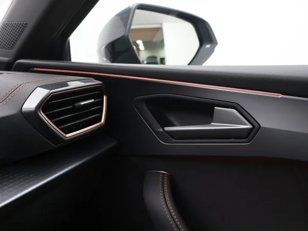 CUPRA Leon ST (2025) — foto 16 van 25