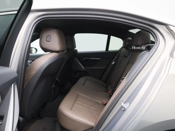 BMW i5 (2024) — foto 2 van 55