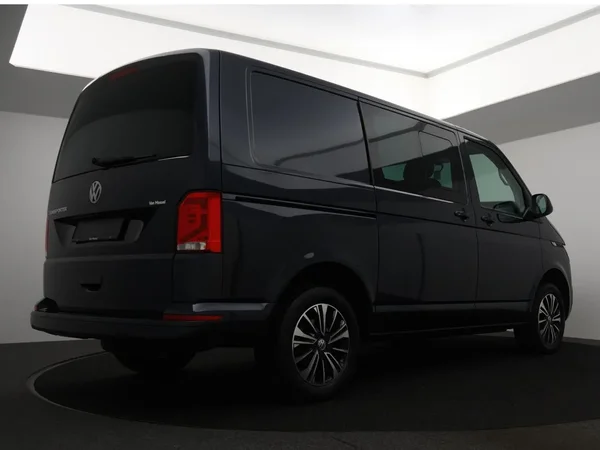 Volkswagen Transporter (2024) — foto 28 van 30