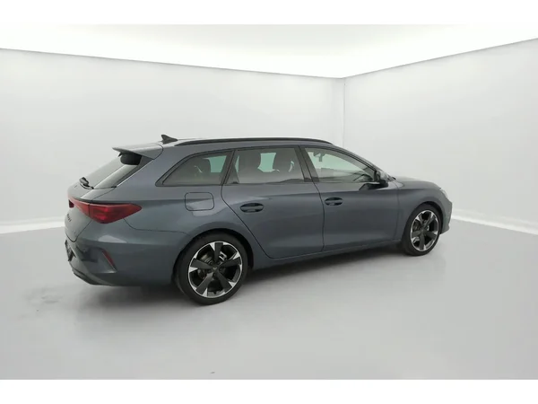 CUPRA Leon ST (2025) — foto 6 van 36