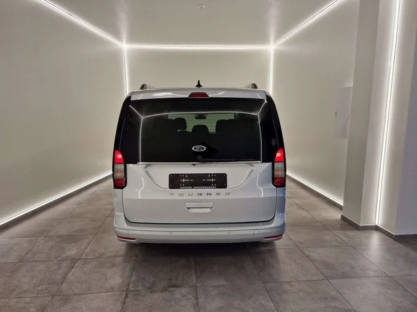 Ford Tourneo Connect (2025) — foto 8 van 14
