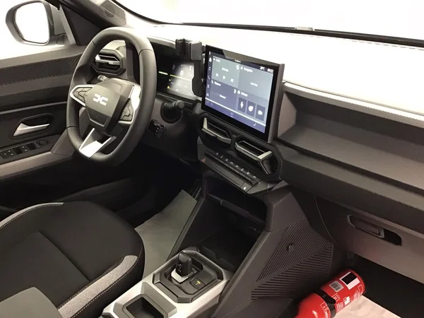 Dacia Duster Hybrid (HEV) (2026) — foto 29 van 30