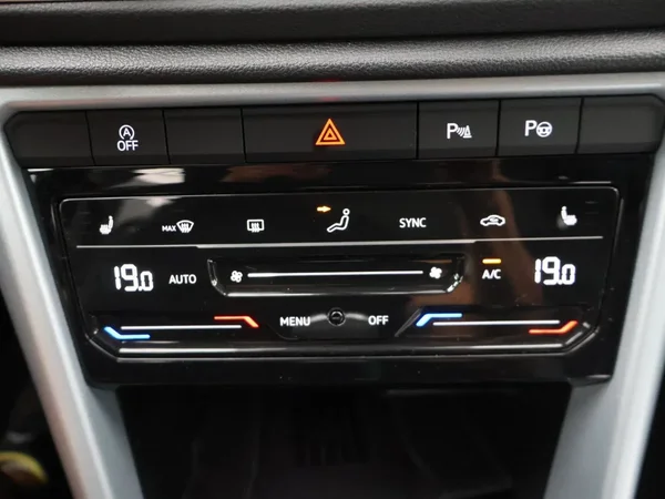 Volkswagen T-Roc (2025) — foto 22 van 24