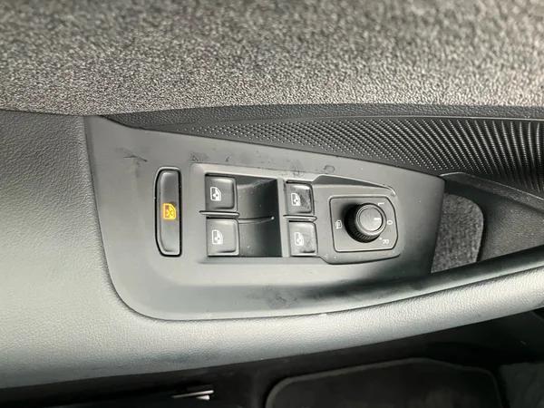 VOLKSWAGEN Passat SW (2024) — foto 4 van 25