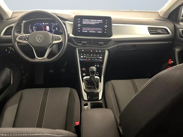 VOLKSWAGEN T-Roc (2024) — foto 4 van 26