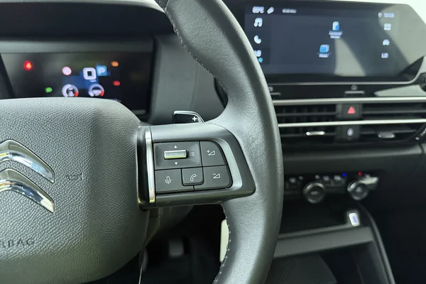 Citroen C4 (2022) — foto 7 van 22