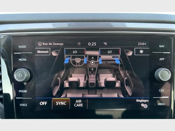 Volkswagen T-Roc (2019) — foto 9 van 26