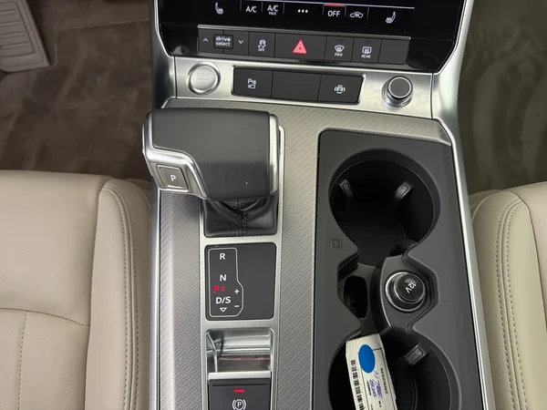 AUDI A6 (2020) — foto 3 van 23