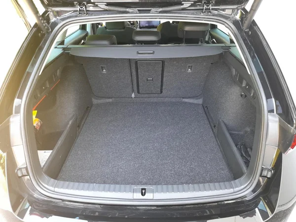 SKODA Octavia Combi (2025) — foto 15 van 23